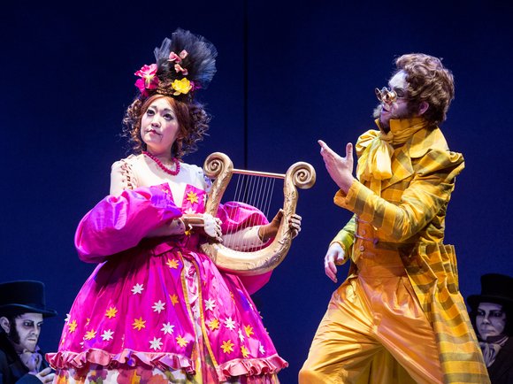 FOTOS: PEDRO MALINOWSKIHoffmanns ErzählungenFantastische Oper von Jacques OffenbachLibretto von Jules Barbier und Michel Carré nach Motiven von E.T.A HoffmannIn französischer Sprache mit deutschen ÜbertitelnBesetzung:Musikalische Leitung: Valtte